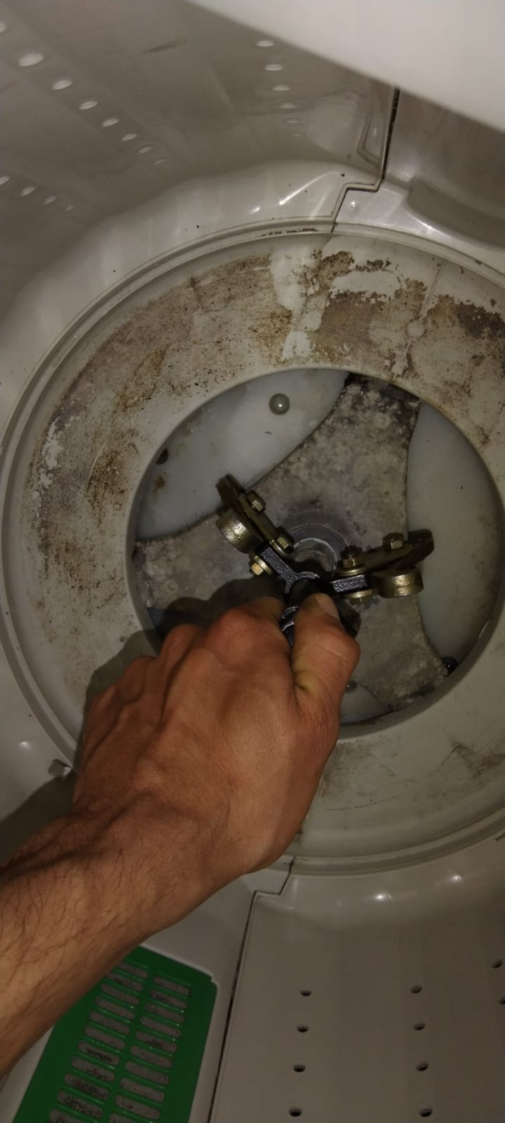 Transmisión de lavadora en reparación